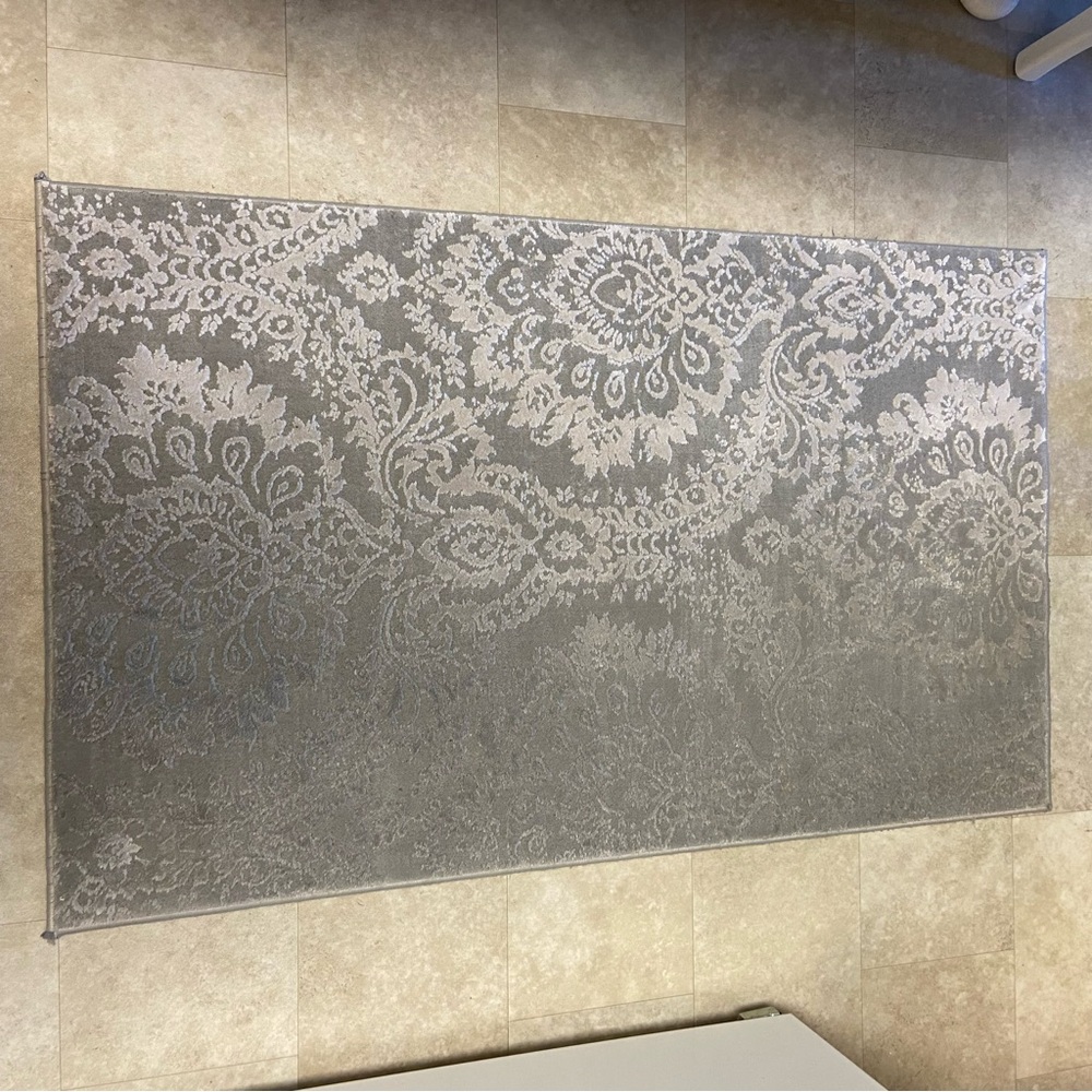 SAFAVIEH AREA RUG - Picture 2 of 6